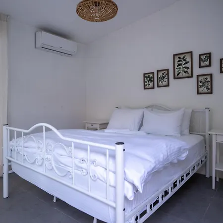 Miniq Homes 103 - Stone House With Garden Cinema, Barbecue, Mini Golf Villa