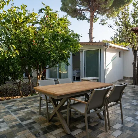 Villa Miniq Homes 103 - Stone House With Garden Cinema, Barbecue, Mini Golf *