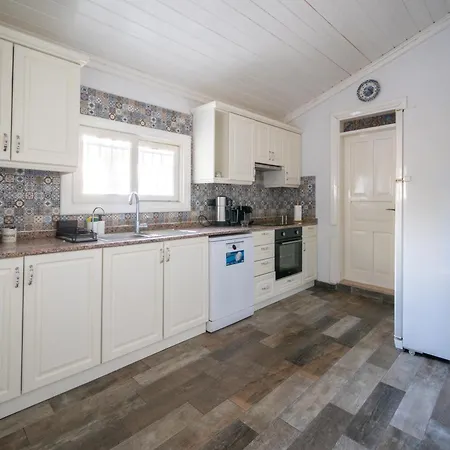 Βίλα Miniq Homes 103 - Stone House With Garden Cinema, Barbecue, Mini Golf