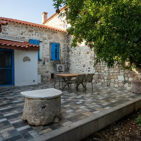 Βίλα Miniq Homes 103 - Stone House With Garden Cinema, Barbecue, Mini Golf Foca