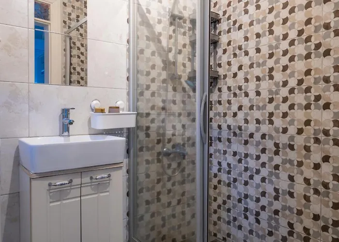 Miniq Homes 103 - Stone House With Garden Cinema, Barbecue, Mini Golf